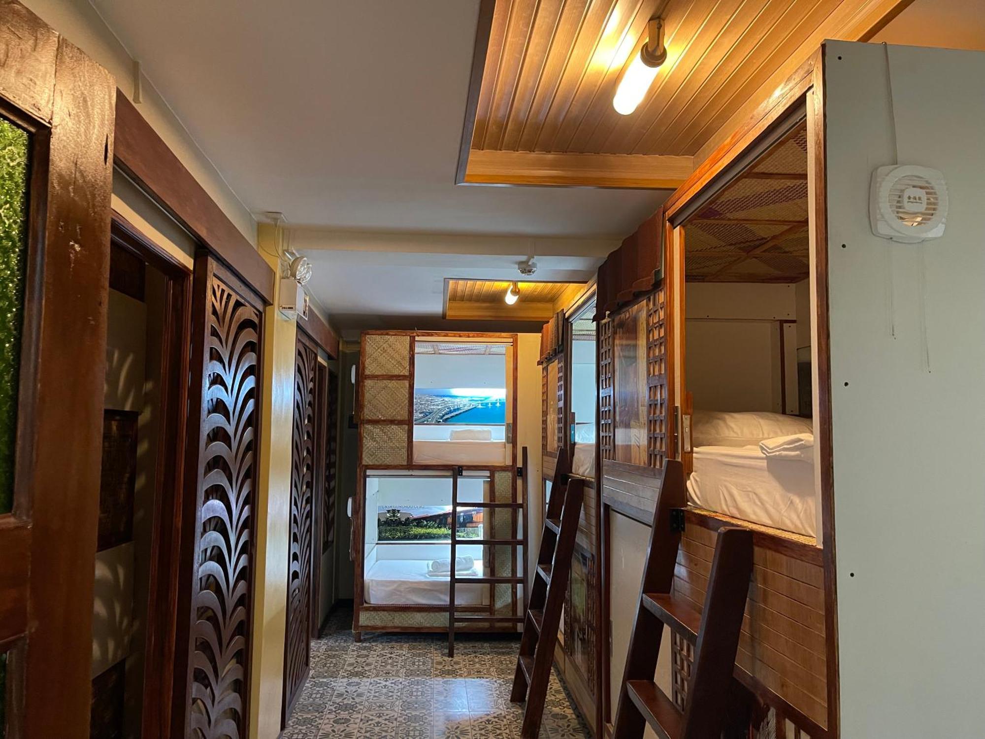 Balai Balai Capsule Hotel 세부 외부 사진